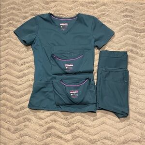 5 piece Healing Hands Purple Label Yoga SM Top / SM Bottom Lot